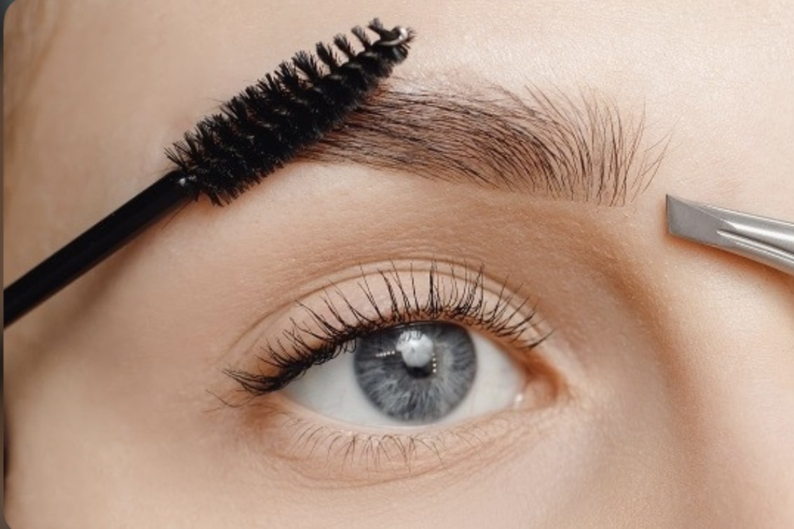 Épilation sourcils